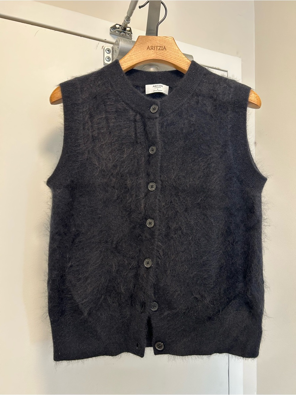 Aritzia Brushed Cashmere Sleeveless Cardigan | S